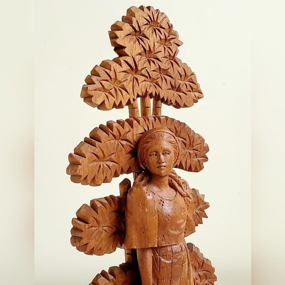 Late 1800's French Handcarved Wood Maiden With Espalier Tree - Picture 10 of 12